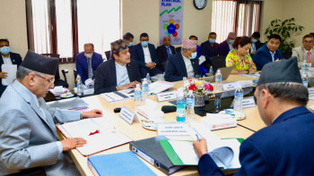 पैसा नभएको बेला प्रधानमन्त्रीले भने- ठूला पूर्वाधारमा लगानी केन्द्रित गरौं